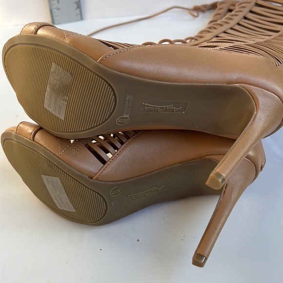 Anne Michelle Knee High Corset Lace‎ Up Caged Stiletto Heel Boot Beige Size 8.5 - Picture 5 of 7